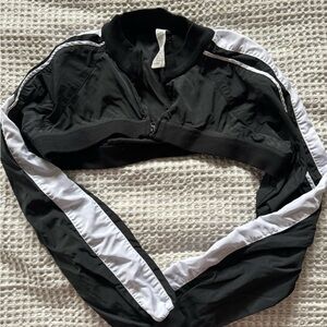 Alo cropped striped pull over - worn a few times! Great condition.